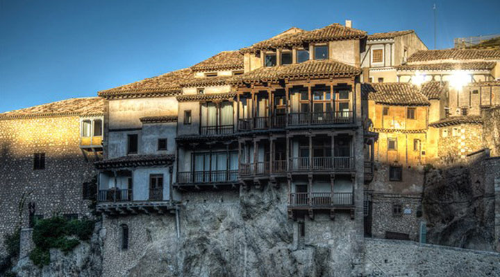 Cuenca es patrimonio de Humanidad  un paraíso entre rocas y agua donde UñaVentura te ofrece la mayor oferta de deportes de aventura, barranquismo, escalada, espeleologia, piraguismo
